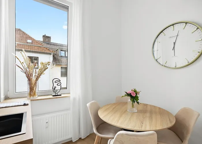 Stadtwald - Near Messe - Netflix - Forsthaus Essen